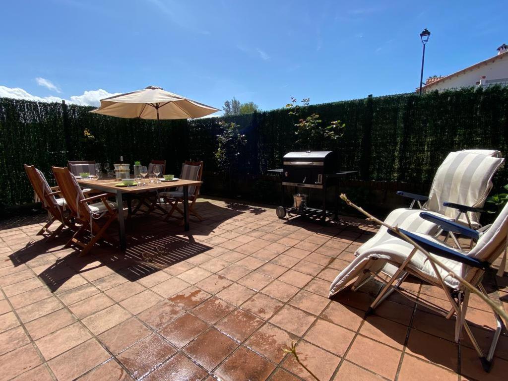 Apartamento En Complejo Residencial Rovacias コミージャス エクステリア 写真