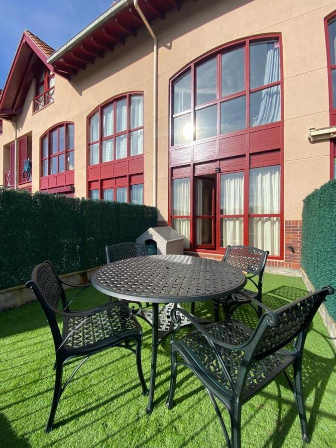 Apartamento En Complejo Residencial Rovacias コミージャス エクステリア 写真